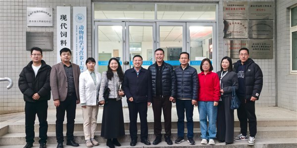 梁博识一行赴武汉轻工大学动物科学与营养工程学院交流座谈
